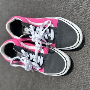 Size 6 women vans! EUC! Very clean and cute 💕